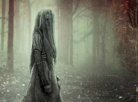 La Llorona: A Colombian Folk Tale That Will Haunt Your Dreams with its Echoes of Grief and Regret!